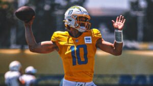 Chargers QB Justin Herbert returns to training after two-week break due to foot injury