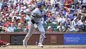 Dodgers hold on to narrow lead in the standings and face Mariners